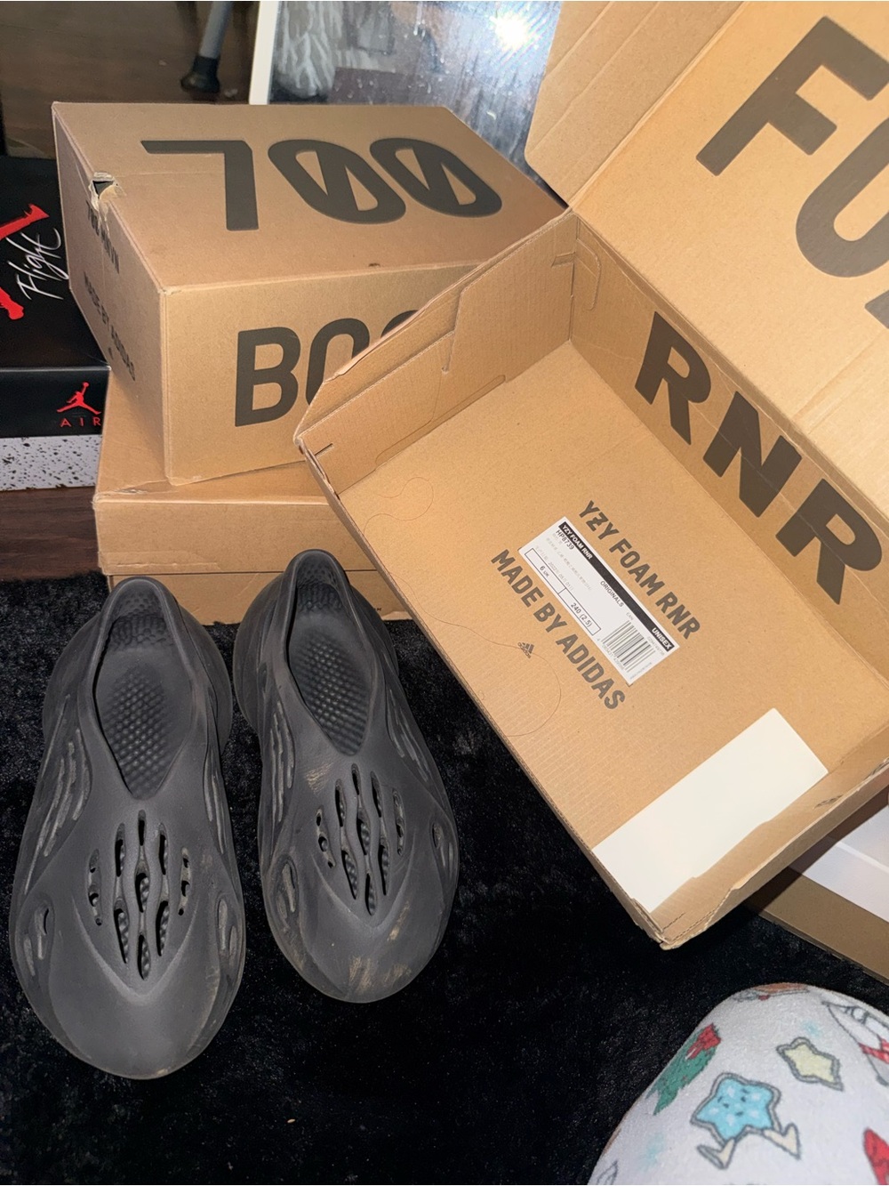 beat yeezy foam runners